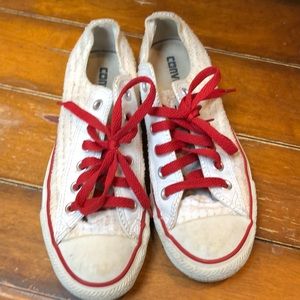 Cool white Converse cotton Sneaks size 7 woman